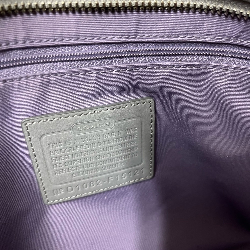 Coach Signature Tote Shoulderbag - Picture 4 of 7